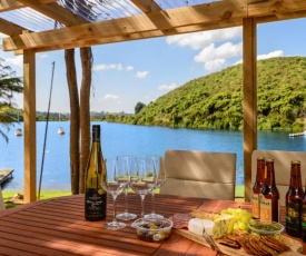 Freshwater Boat House - Lake Rotoiti Holiday Home