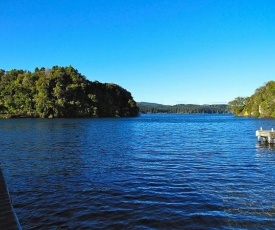 Lakeside Villa - Lake Rotoiti Holiday Home