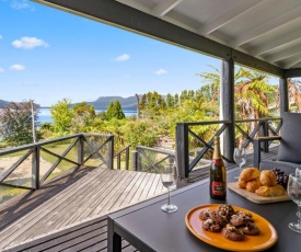 Splendour on Spencer - Lake Tarawera Holiday Home