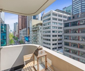 Central Akl Apartment with Balcony Perfect Location