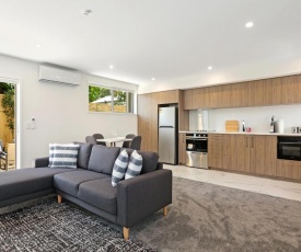 Central Hideaway - Christchurch Holiday Home