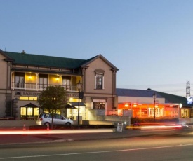Racecourse Hotel and Motor Lodge