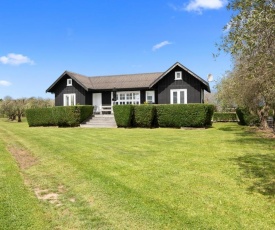 Black Cottage - Blenheim Holiday Home