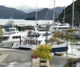 The Moorings Luxury Waterfront Picton