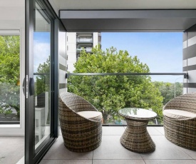 New and Stunning Two Bedroom Near Ponsonby - Pool, Gym, Sauna