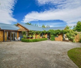 Wisteria Lodge – Close to Lake and Cromwell Old Town