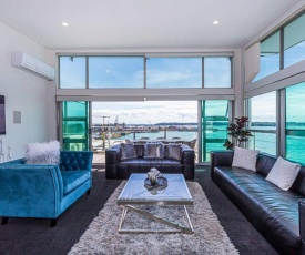 Princes Wharf - Spectacular Harbour View Penthouse