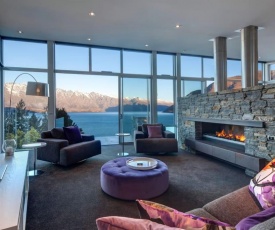 Matau Luxury Villa with Stunning Lake Views