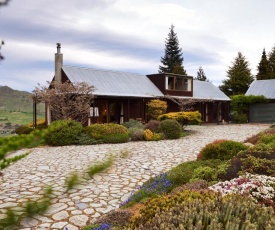 Nerenok - Dalefield Rural Holiday Home Only 10 Minutes From Queenstown!