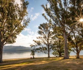 Hop, Skip and Jump to the Lake - Te Anau Holiday House