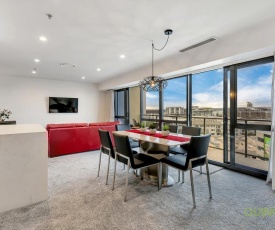 QV Sunny Brand New Apartment with Balcony -976