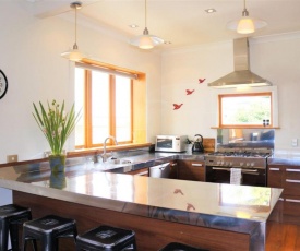 THE BULLER BUNGALOW - YOU WILL FALL IN LOVE
