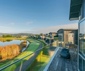 Matarangi Villa on Golf Course - Matarangi Holiday Home