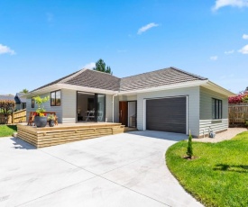 Weka Bungalow - Rotorua Holiday Home