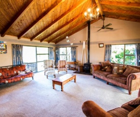 Riverbed Lodge - Lake Taupo Home