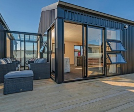 The Front Deckhouse - Whangamata Holiday Home