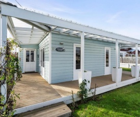 Te Kawa Cottage - Martinborough Holiday Home