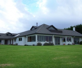 Waiwurrie Coastal Farm Lodge