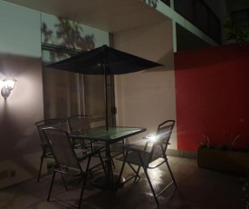 Auckland CBD 1 Bedroom Apt Wifi/Netflix & Private Courtyard