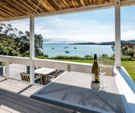 Peaceful Picnic Bay - Surfdale Holiday Home