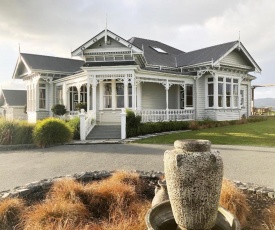Matakana Villa With Sensational Sea Views